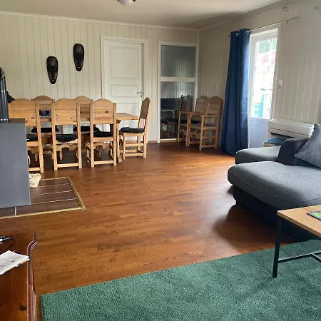 Flott Stor Leilighet Pa Lundamo Apartment *